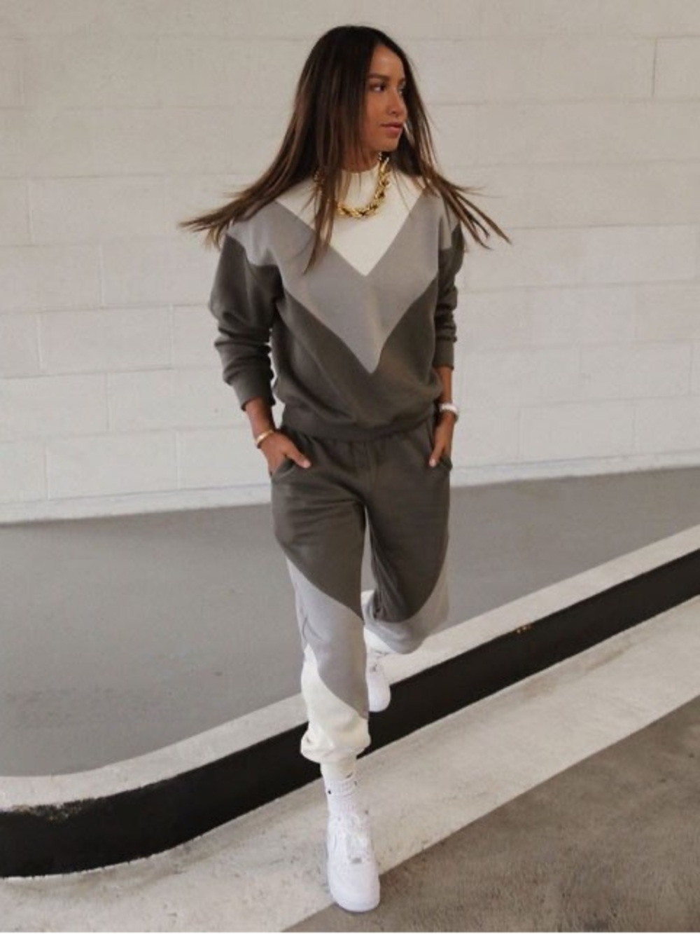 WSLY Malibu Crew and Jogger Olive and Cream Contrast Pullover Sweat Set XS/S